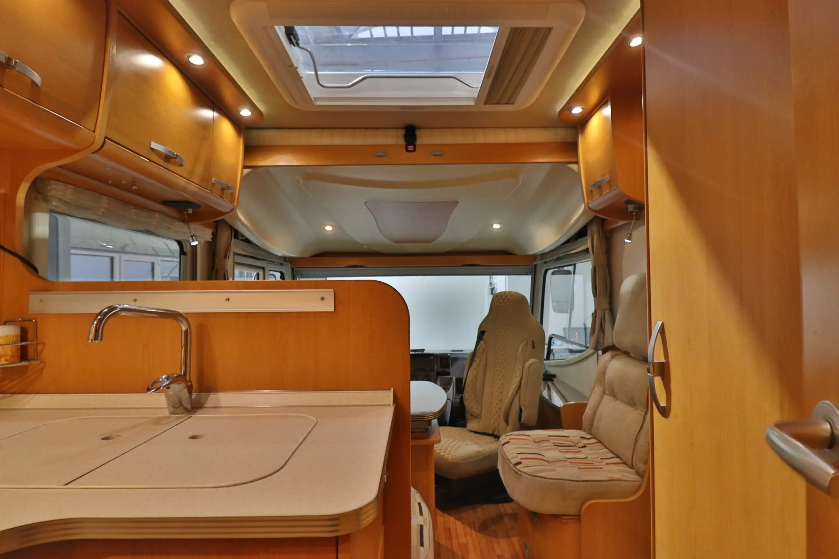 FRANKIA I 680 BK Holiday Class